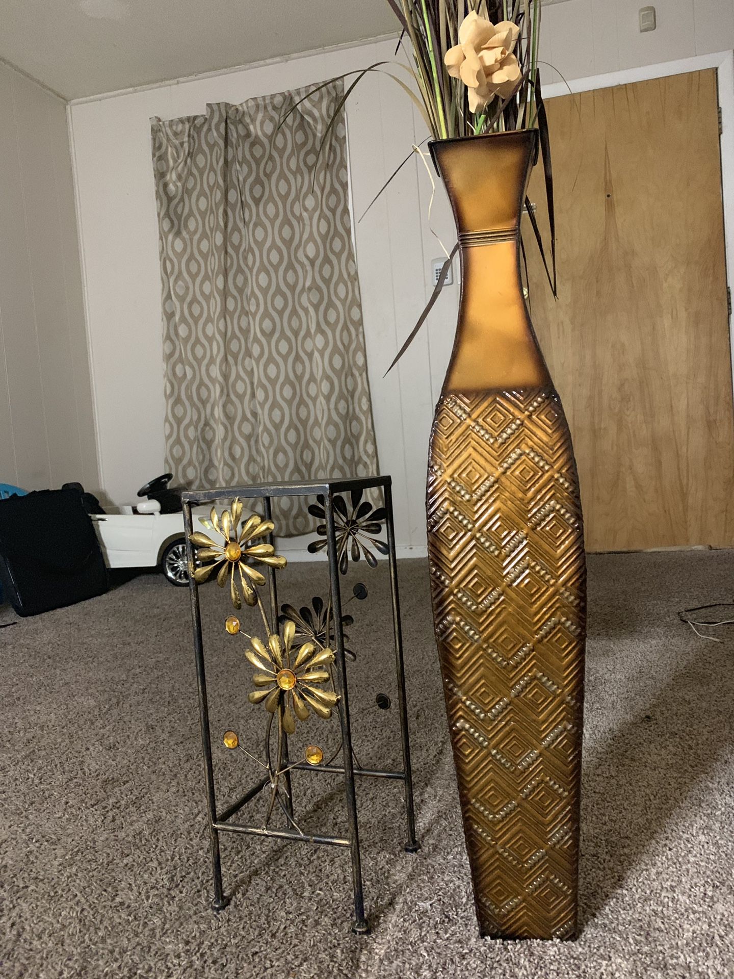 Vase stand/flower