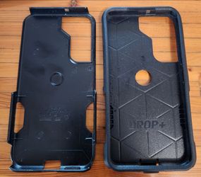 OtterBox Defender phone case for Samsung S22