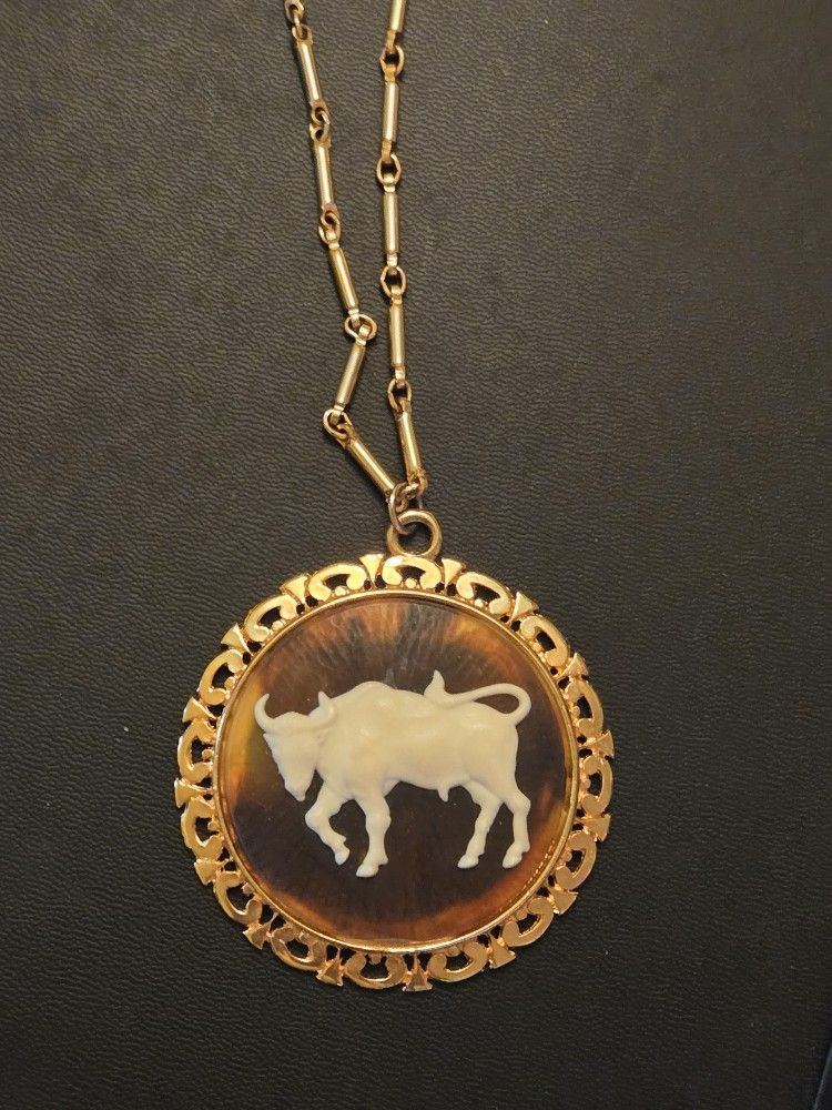 Bvlgari Pendant Taurus.