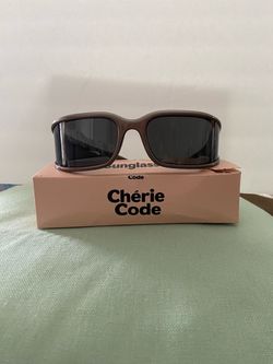 Cherie Code Women’s Wrap-Around Sunglasses – Style 19396