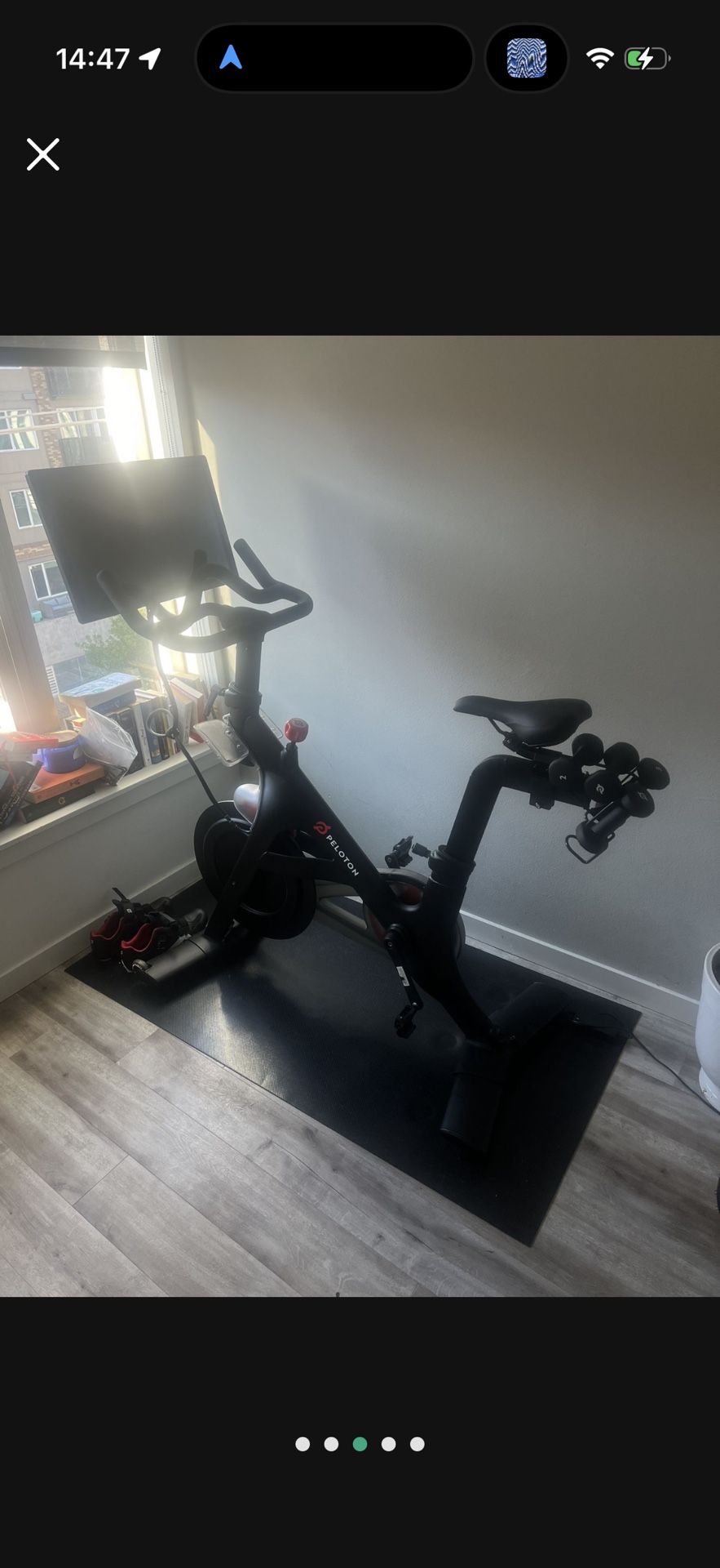 Peloton - Great Condition Includes 2 Sets Of Weights and mat-SLU Can Deliver