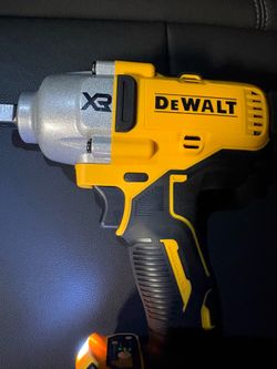 New Dewalt impact 1/2 inch including the battery