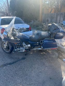 Full dress Goldwing 1985