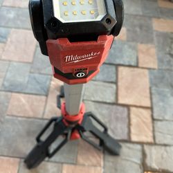 Milwaukee m12 rocket dual power tower light (Tool Only