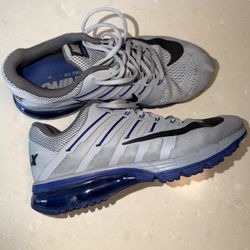 Nike Air Max.