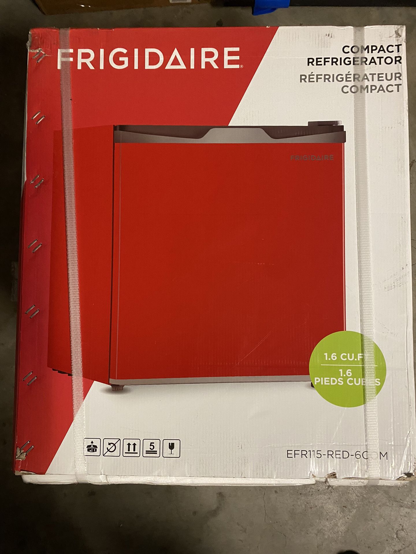 Mini frig / Mini Refrigerator Red 1.6 Cubic Feet 