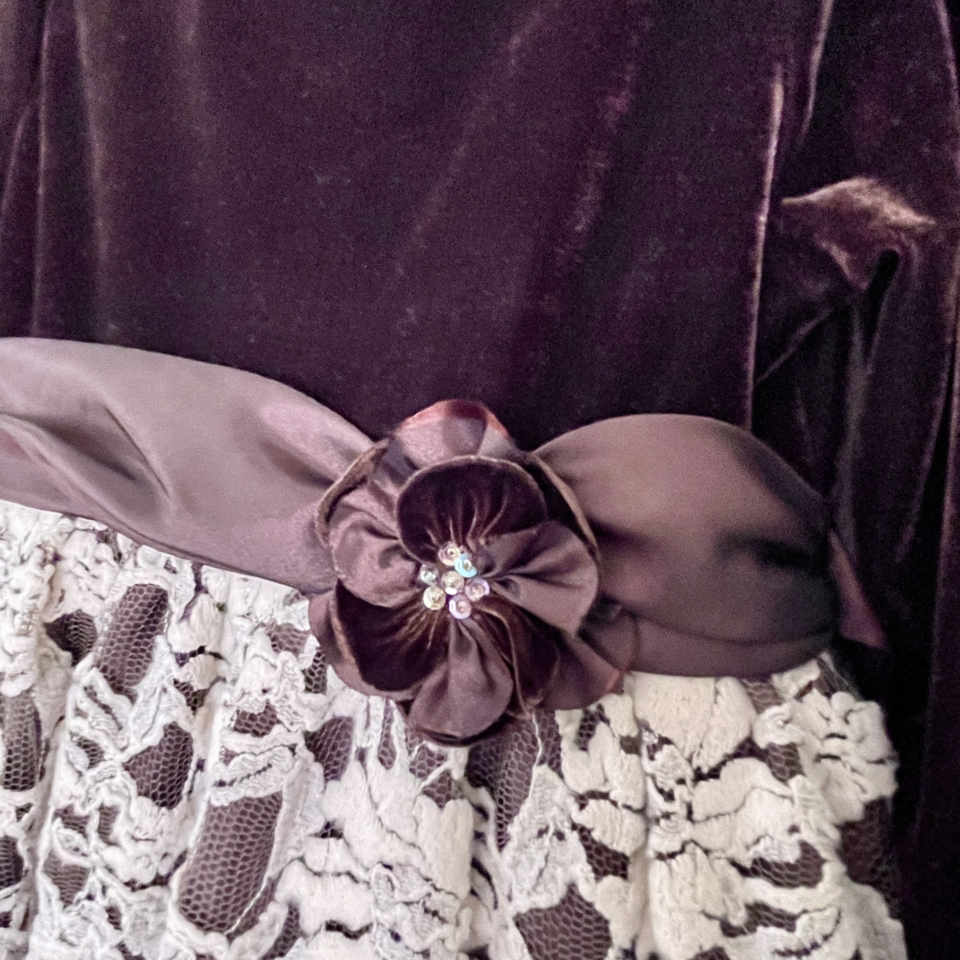 Girls Formal Dress By Isabella and Chloe Size 6 - greenwatershopping.com Girls Formal Dress By Isabella and Chloe Size 6 - greenwatershopping.com