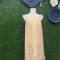 Vintage Womens Peach Nightgown 100% Nylon Size Medium 