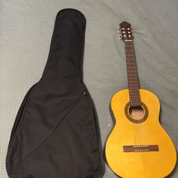 Lucero LC100 Classical Guitar