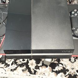 Sony Playstation 4 (PS4) 500GB - Great Condition + 2 Games