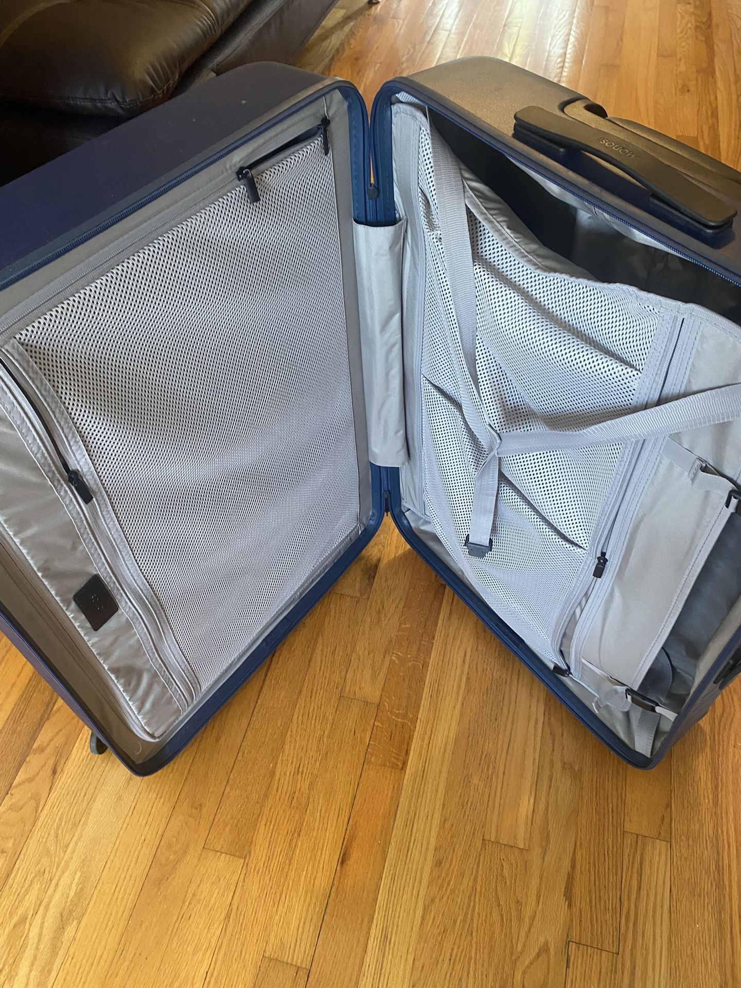 Monos Large Luggage