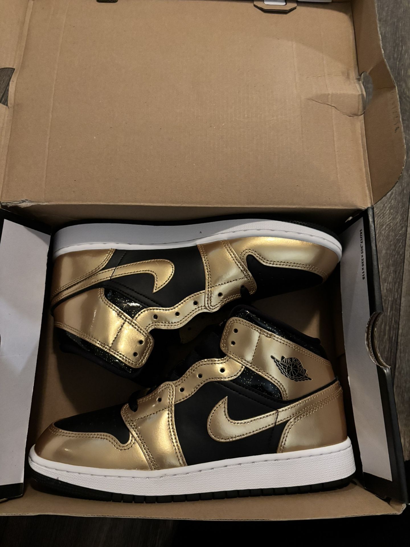 Jordan 1, Black And Gold, Size 7 In Kids