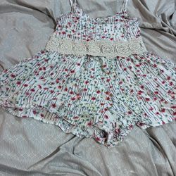 It’s All Leggings Women’s Medium Floral Crochet Trim Romper