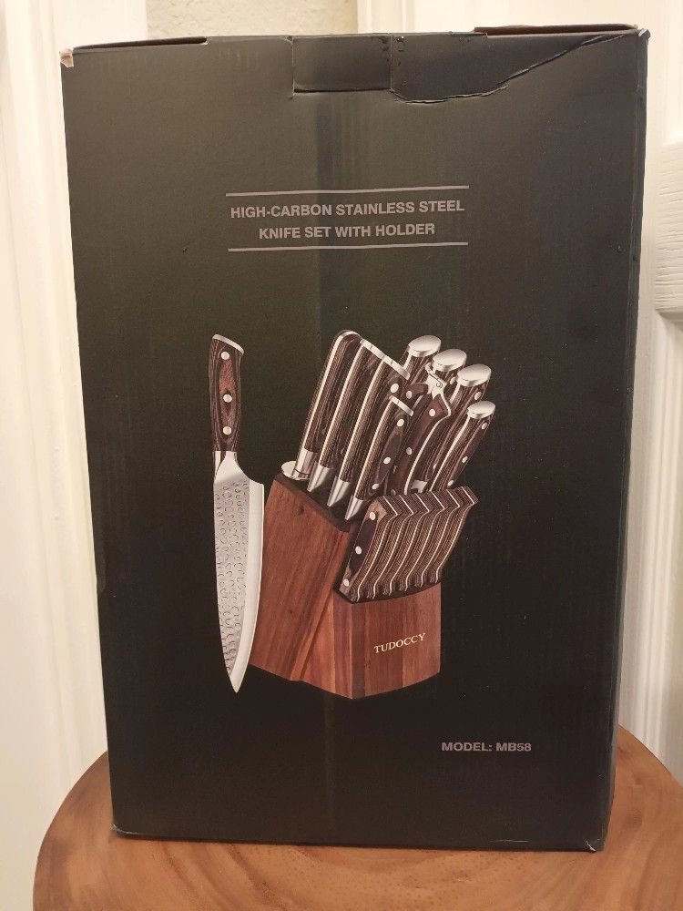 TUDOCCY High-Carbon Stainless Steel Knife Set with Holder.