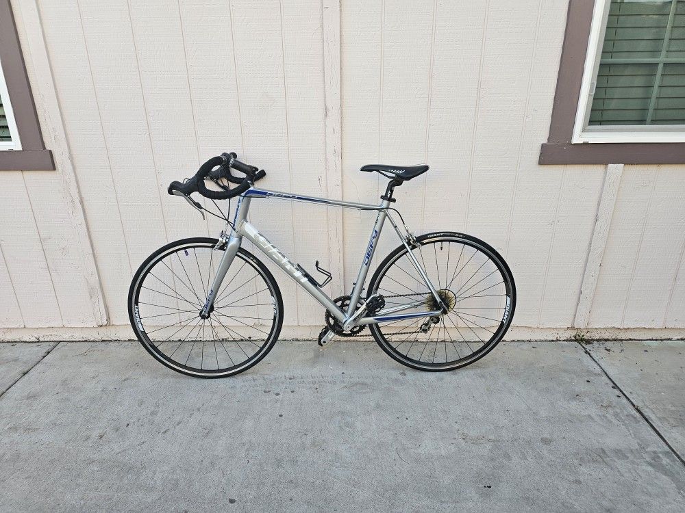 Giant Defy XL Road Bike