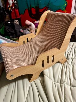 Cat scratcher lounge chair