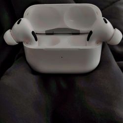 Apple AirPods Pro (2nd Generation)
