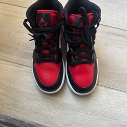 JORDAN AJ 1 MID -YOUTH