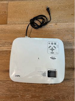 NEC VT695 Projector with Power Cable