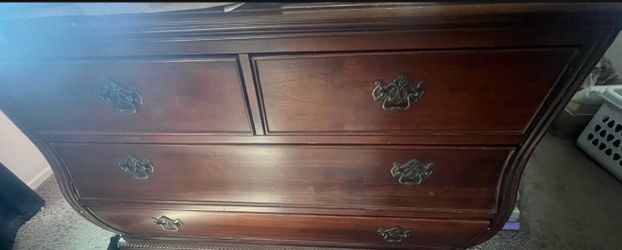 Dresser****