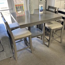 Lovely 5Pc Dining Room Set🤎✨ Easy Financing Available ✅✅