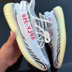 Yeezy 350 Zebra