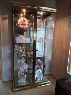 Mastercraft Display Cabinet (etagere,vitrine)Brass &Glass