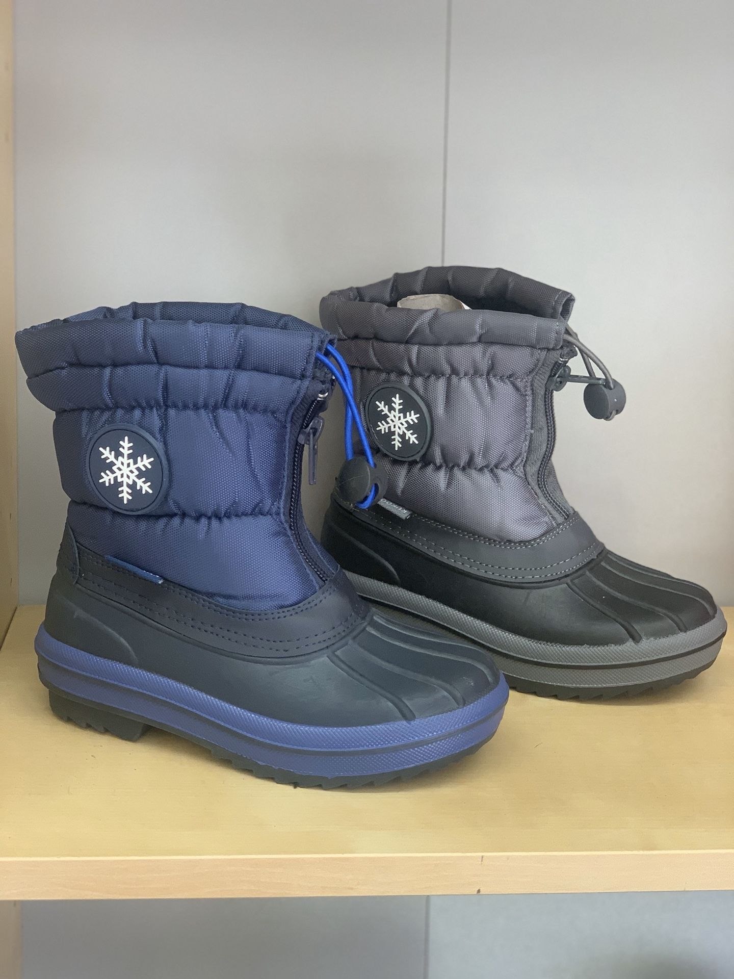 Snow boots for boys kids sizes 2, 3, 4