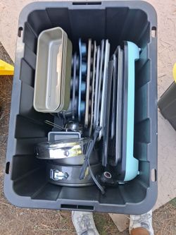 Mixed Kitchen Cookware and Appliance Lot
