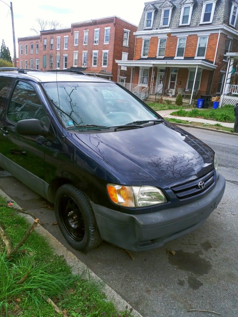 2001 Toyota Sienna