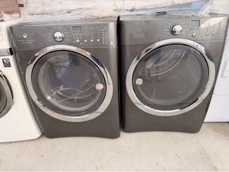 Electrolux Front Load Washer and Dryer Gas Set