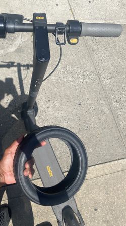 Segway Ninebot G30Max 18.6 MPH (Long Range) E-scooter 