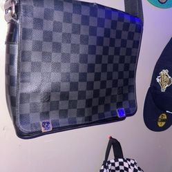 Authentic Louis Vuitton Messenger