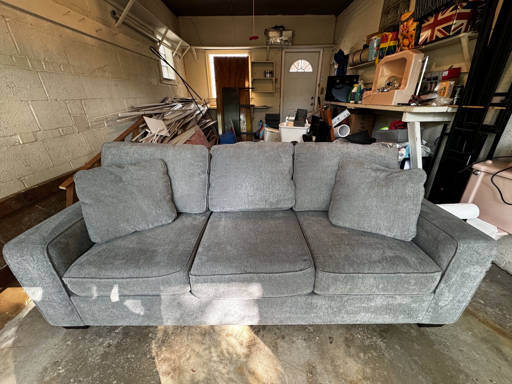 Sofa w/ Queen Sleeper Pull-out