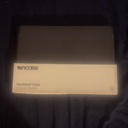 Incase Hardshell Case 16”