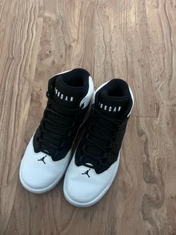Jordan max auras white/black