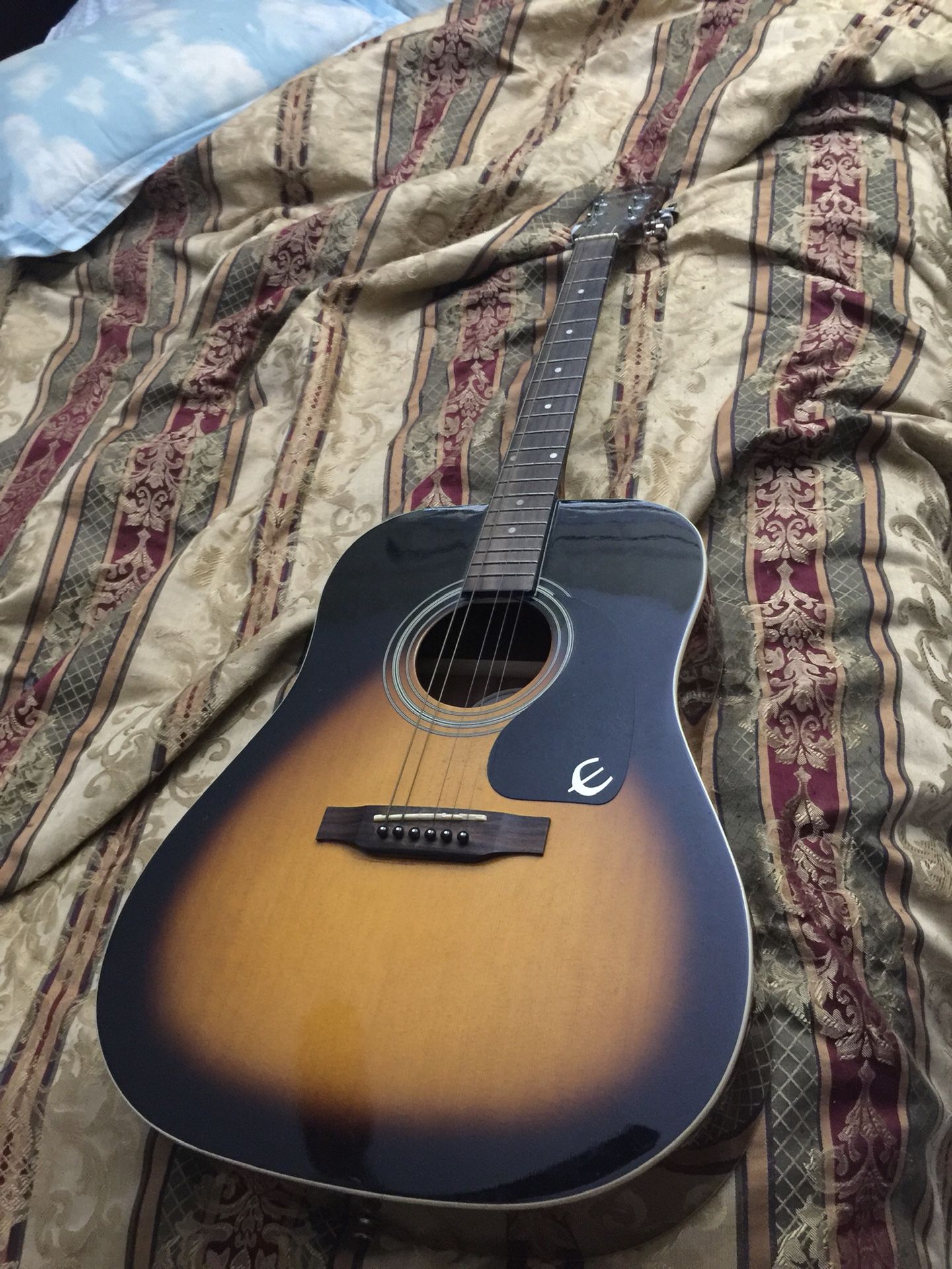 Epiphone acoustic guitar perfect condition