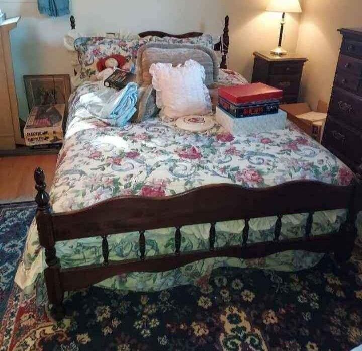 Bedroom Set Cherry Finish (Not Cherry Wood) Full Bed Frame Tall Dresser Long Dresser End Table