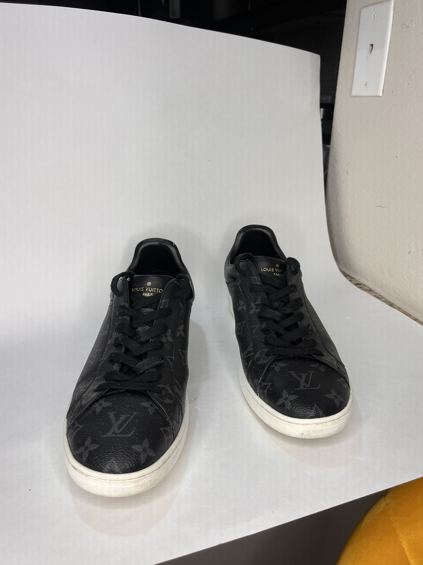 Louis vuitton luxembourg sneaker, size 10 price :175 for Sale in St. Louis,  MO - OfferUp