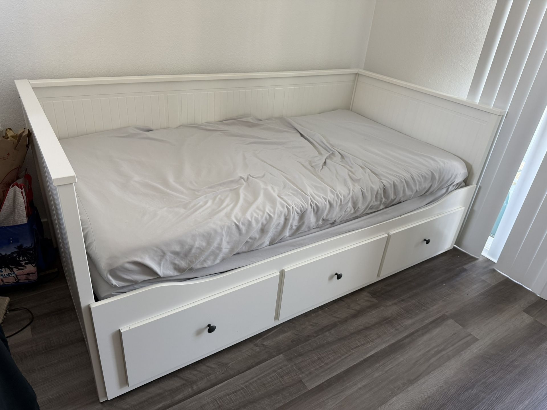 Hemnes IKEA Daybed Set