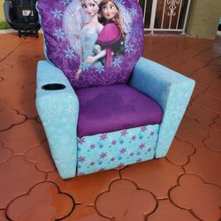 Barely used Frozen chair for child in good condition