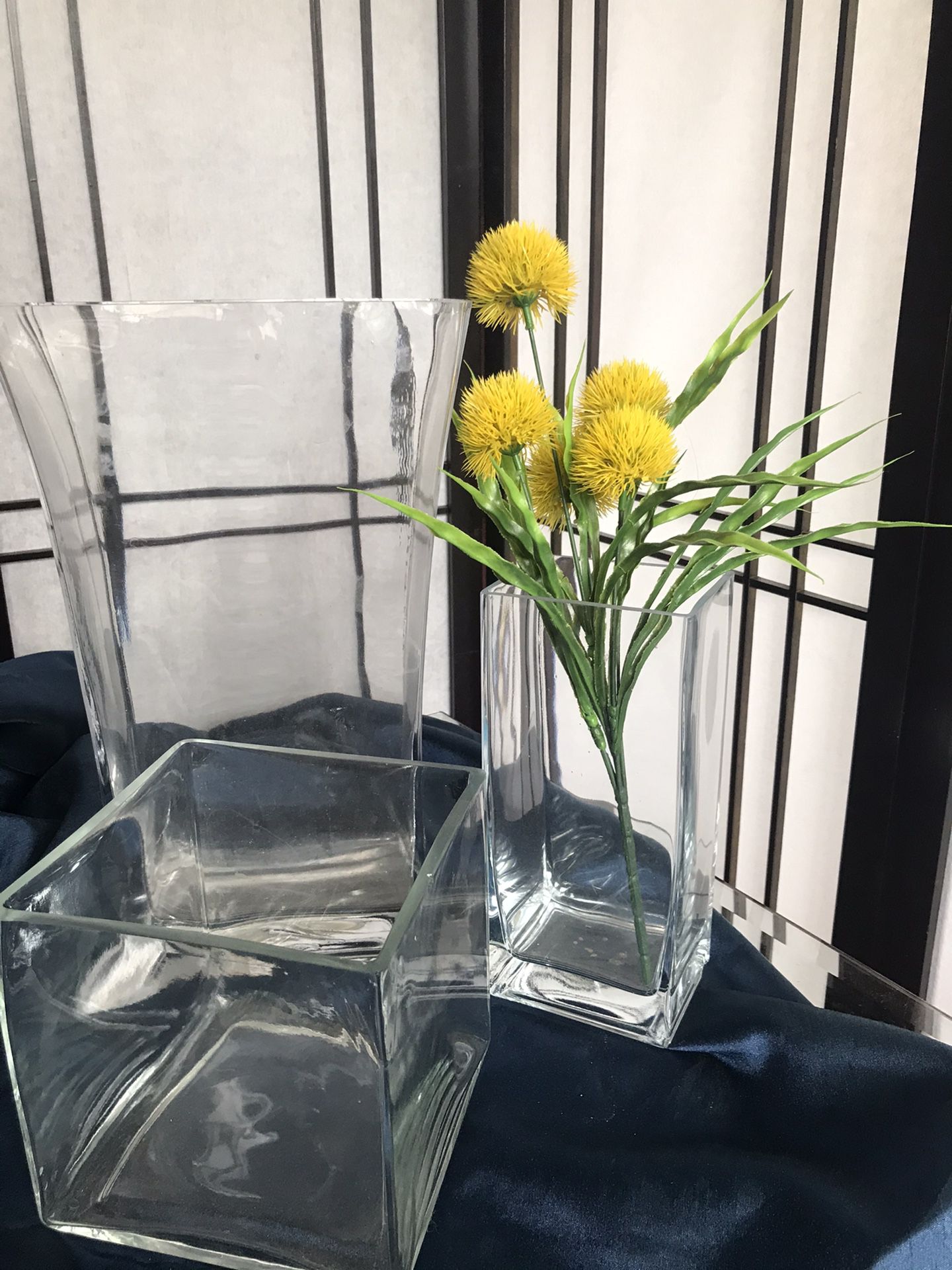 Large glass vases/containers, perfect for weddings!