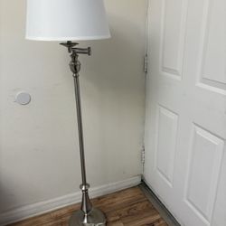 Lámpara De Pie /Floor Lamp