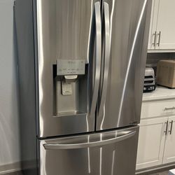 Refrigerator 