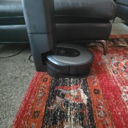 Roomba I8