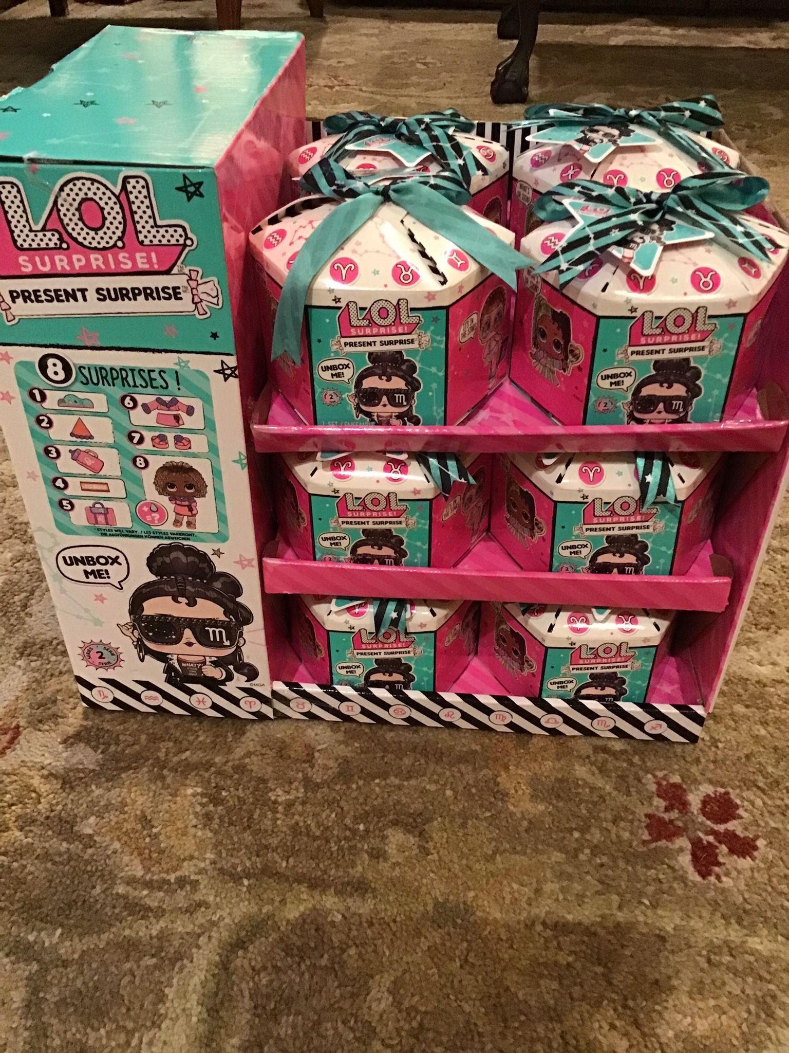 LOL Present Surprise Dolls