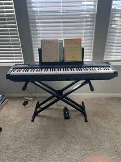 Yamaha Electronic Piano Keyboard