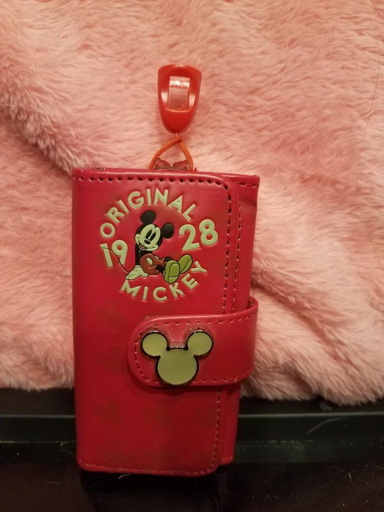Disney mobo Mickey Mouse case.