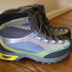 Size 10 La Sportiva Womens Trango TRK GTX Hiking Boot