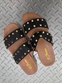 New women's size 5.5 Studded platform sandals